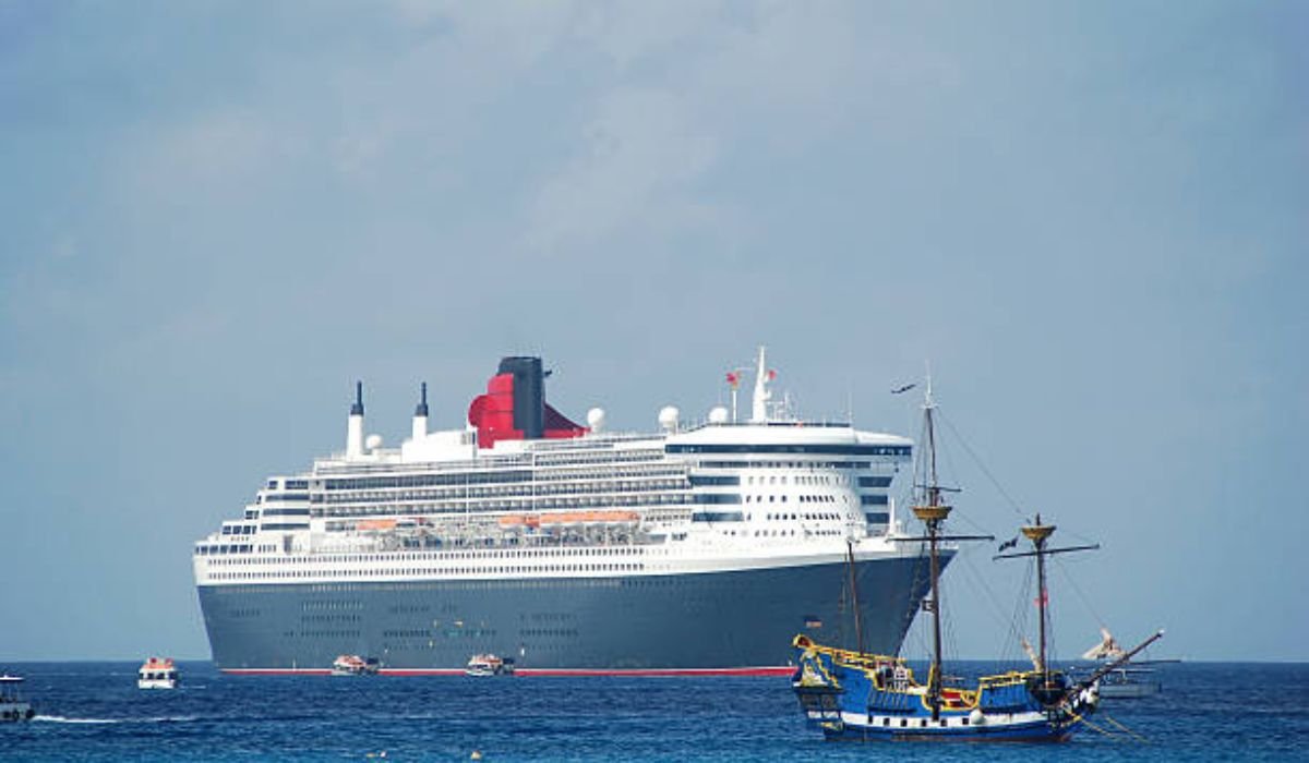 Piracy Warning Luxury Cruise Passengers